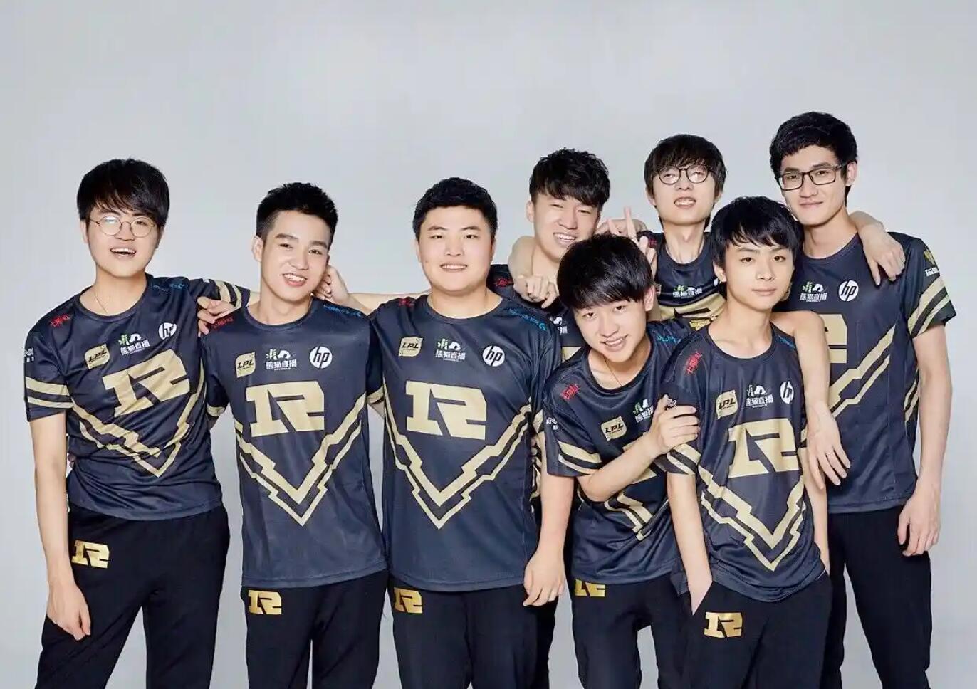 九游官方-包含Uzi迎来五赛季出色发挥，中国队观众热烈欢呼！观众掌声雷动的词条